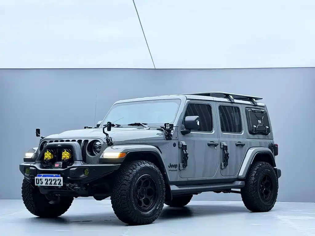 Jeep Wrangler — фото 1
