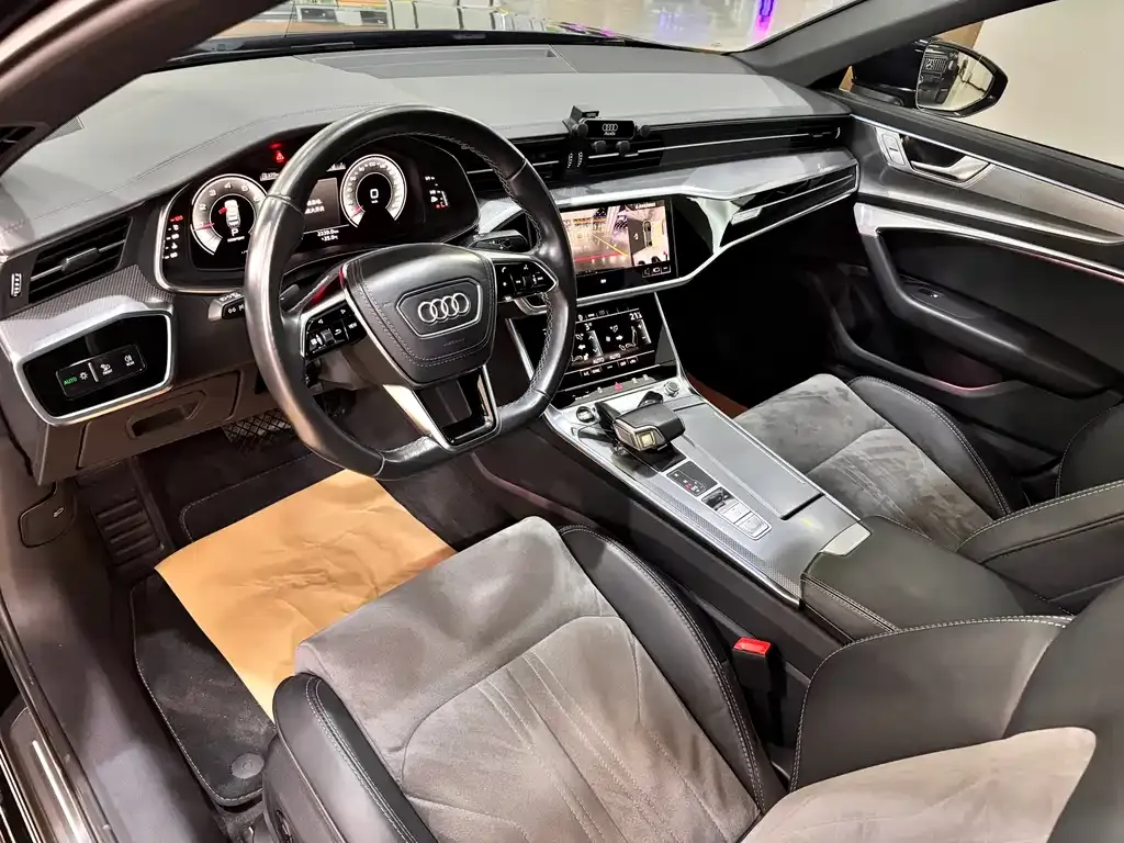 Audi A6L — фото 8
