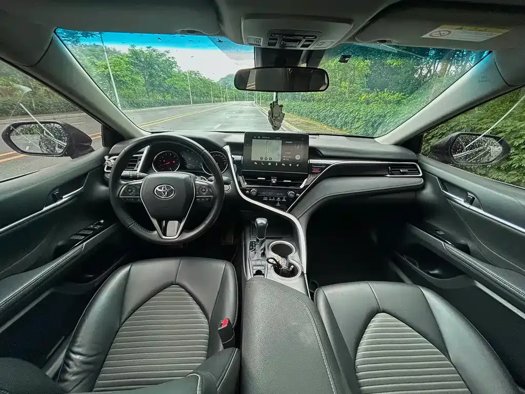 Toyota Camry 2023 из CN, фото 3