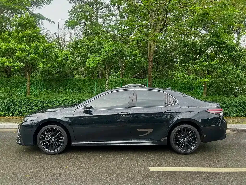 Toyota Camry 2023 из CN, фото 10