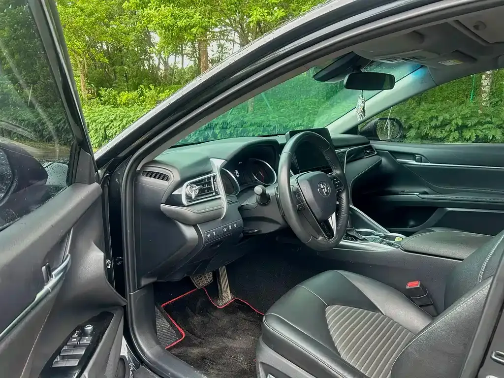 Toyota Camry 2023 из CN, фото 2