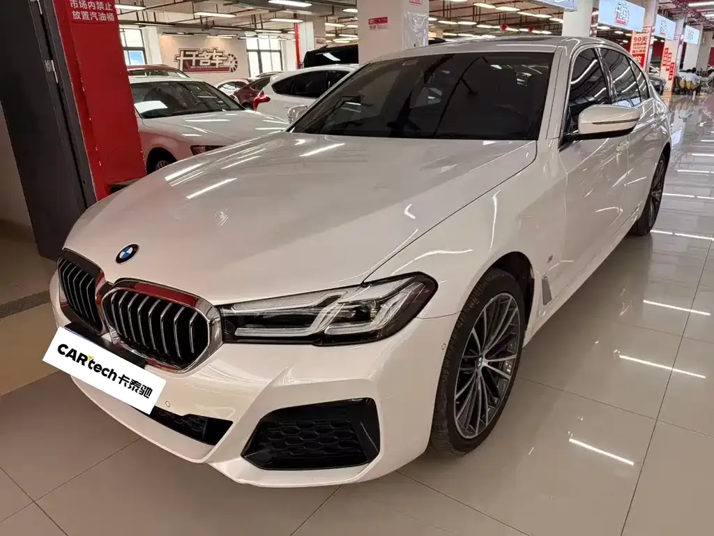 BMW 5 Series — фото 1