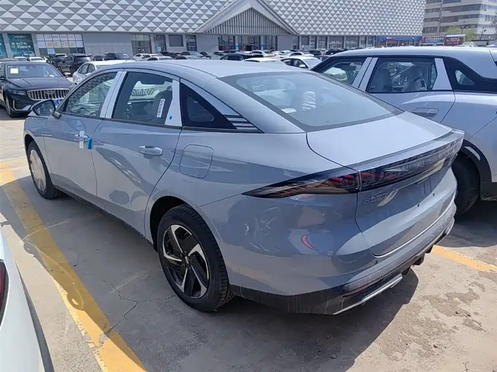 Geely Galaxy L6 2026 из CN, фото 2