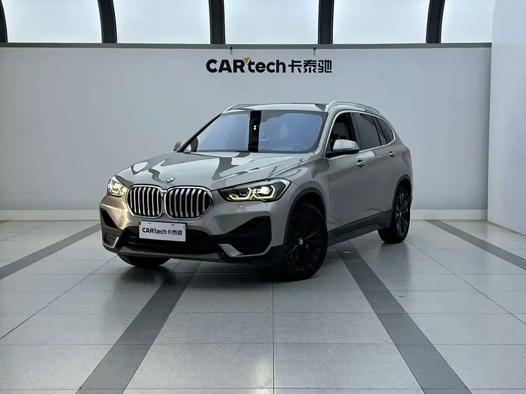 BMW X1 — фото 1