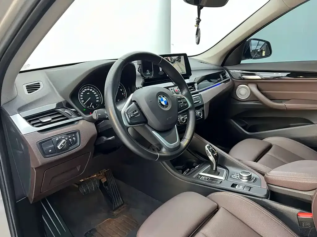BMW X1 — фото 10
