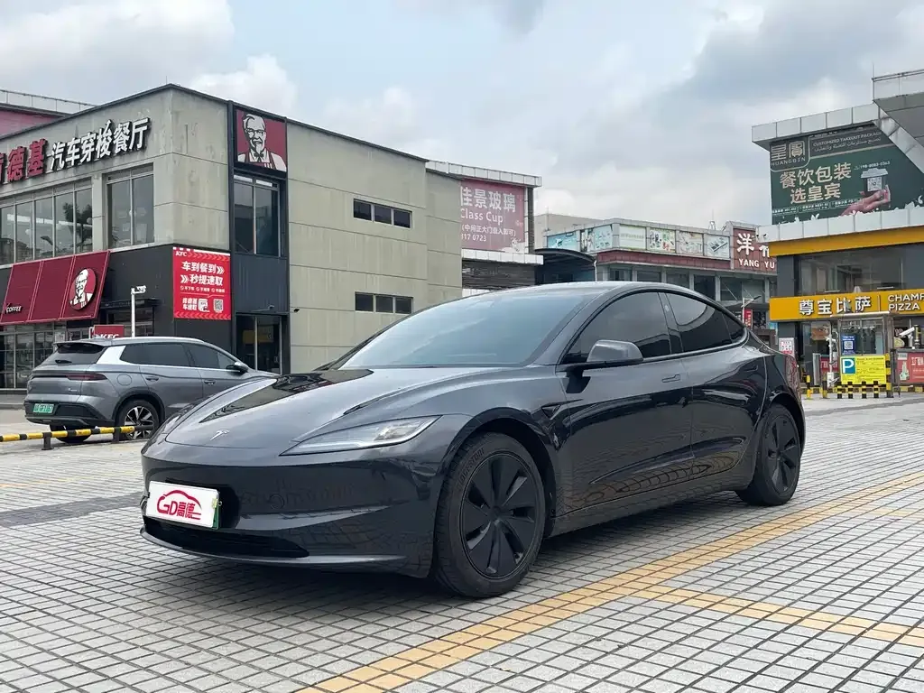 Tesla Model 3 — фото 4