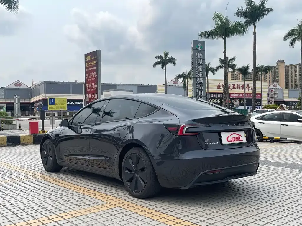 Tesla Model 3 — фото 6