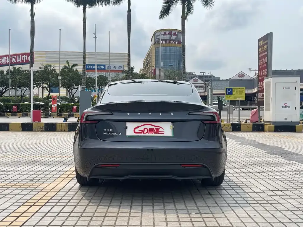 Tesla Model 3 — фото 5