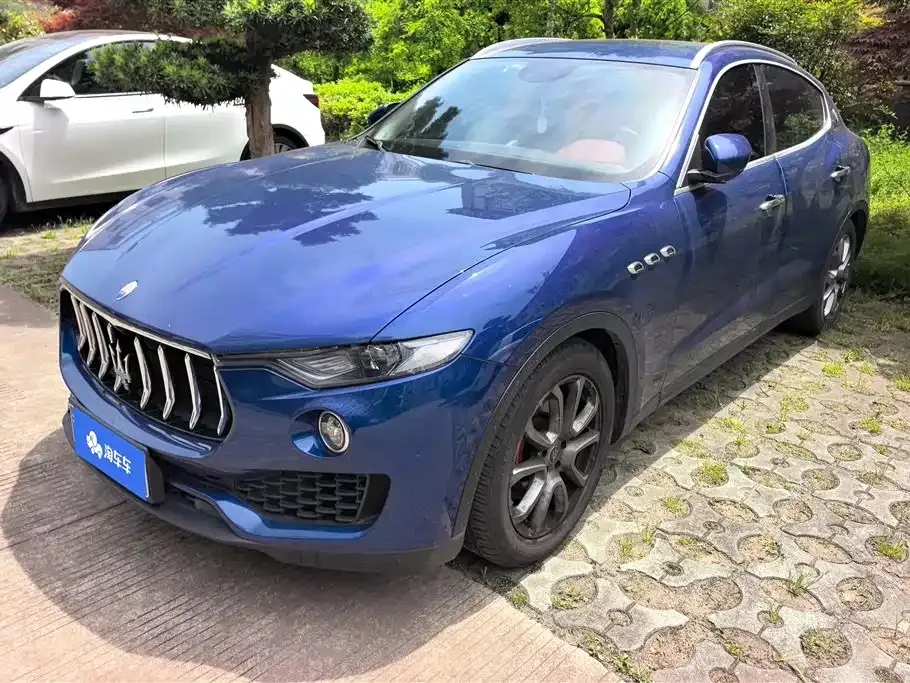 Maserati Levante — фото 1