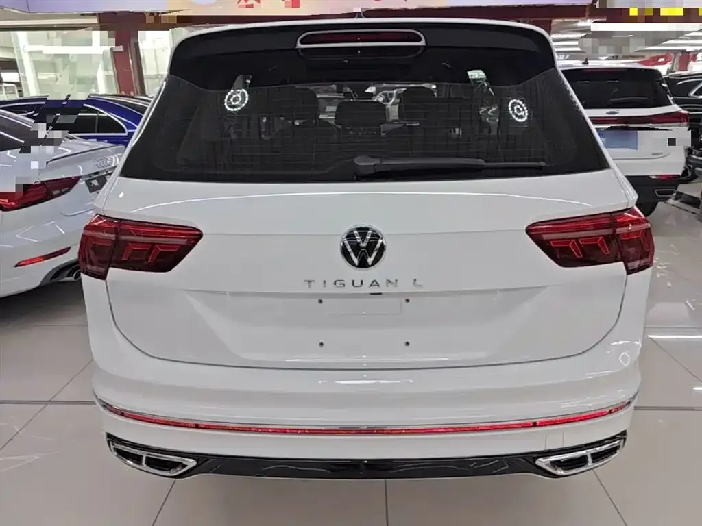 Volkswagen Tiguan L — фото 6