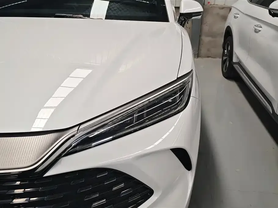 BYD L DM-i — фото 10