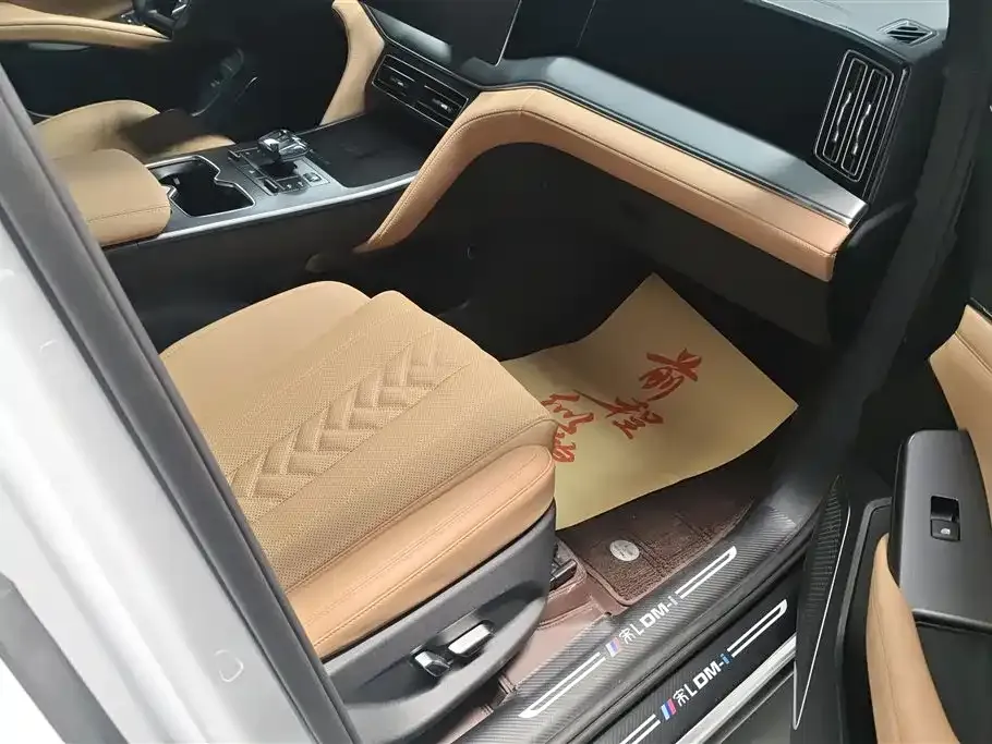 BYD L DM-i — фото 4