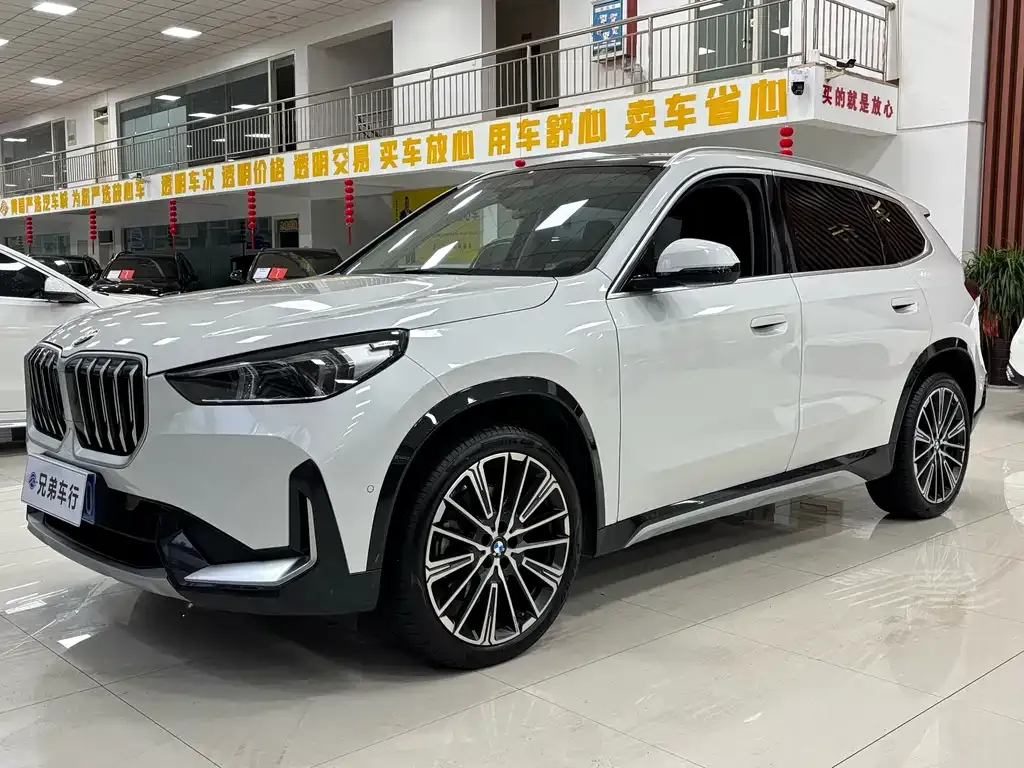BMW X1 — фото 1