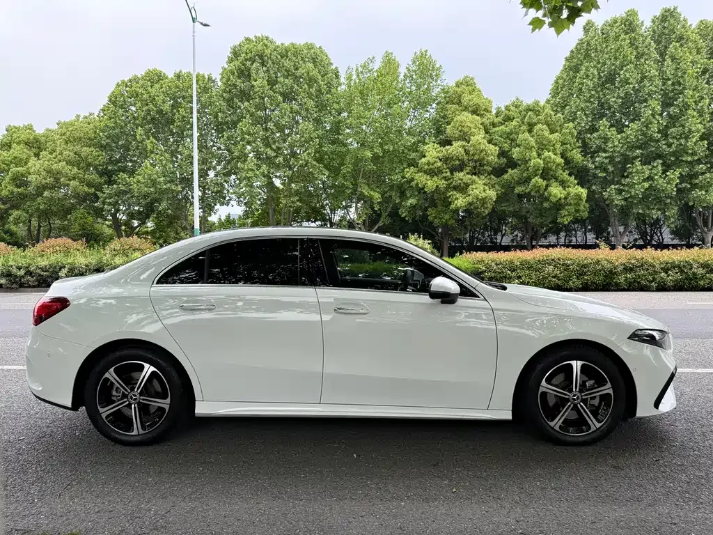 Mercedes-Benz A-Class 2023 из CN, фото 5