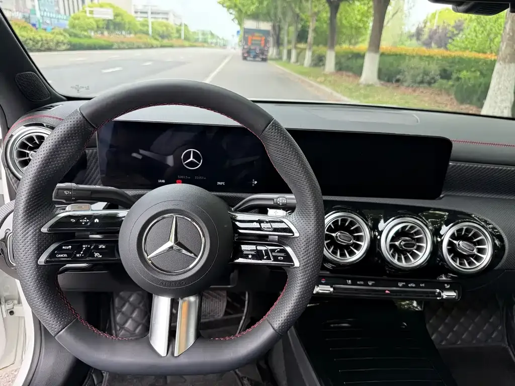Mercedes-Benz A-Class 2023 из CN, фото 4