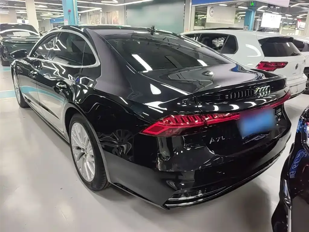 Audi A7L — фото 7