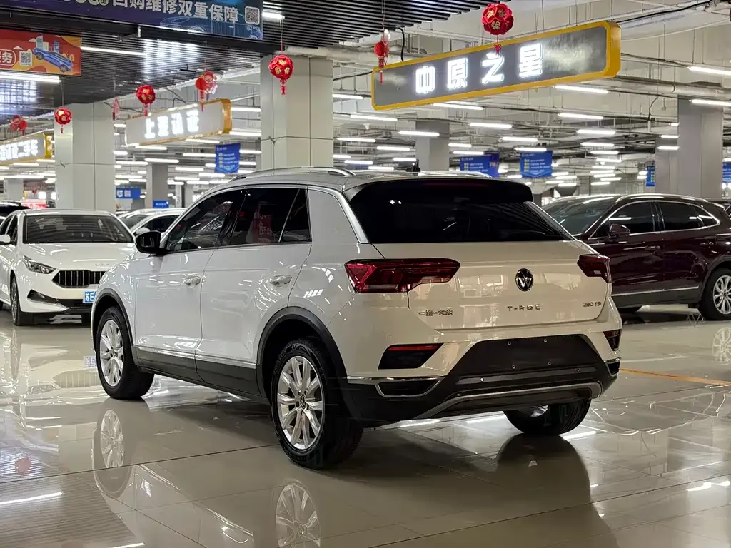 Volkswagen T-Roc — фото 6