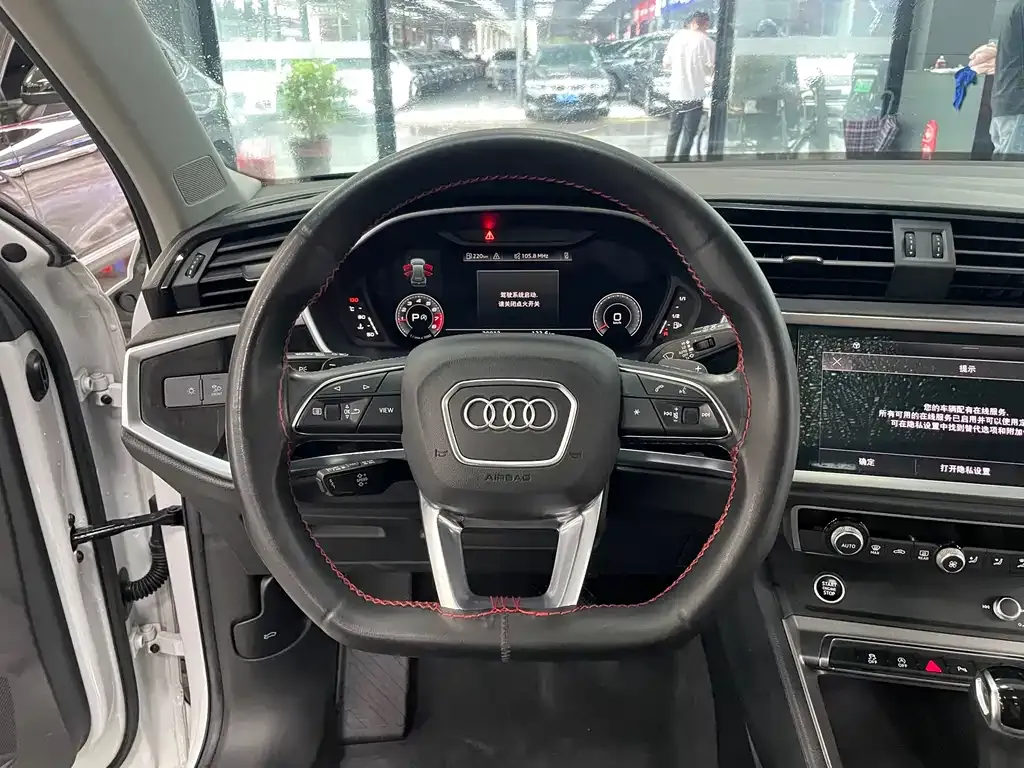 Audi Q3 — фото 8