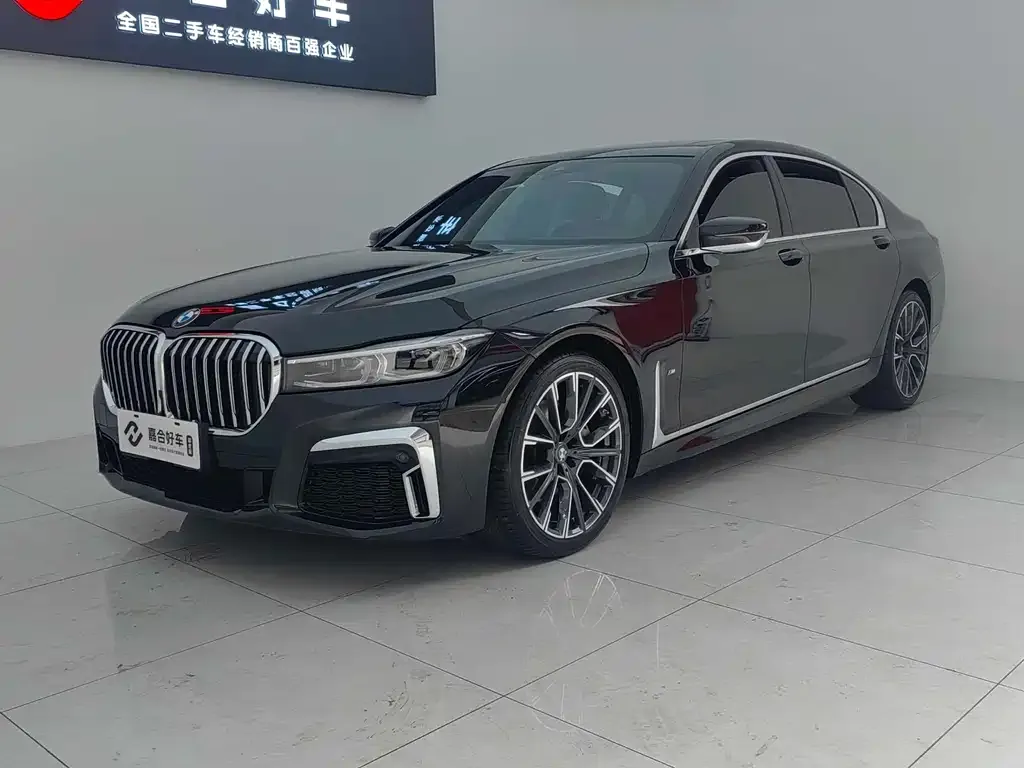 BMW 7 Series — фото 1