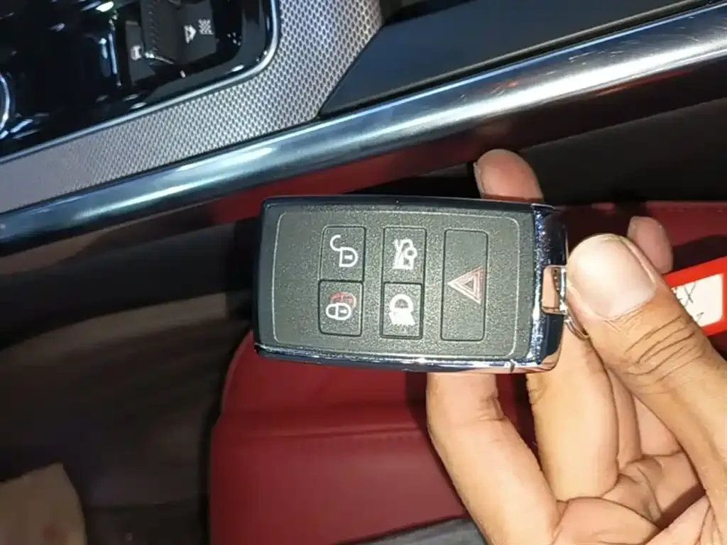Jaguar XEL — фото 7