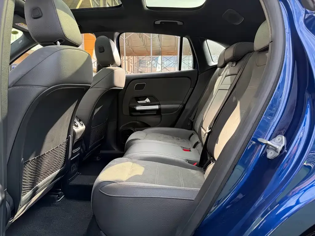 Mercedes-Benz EQA — фото 10