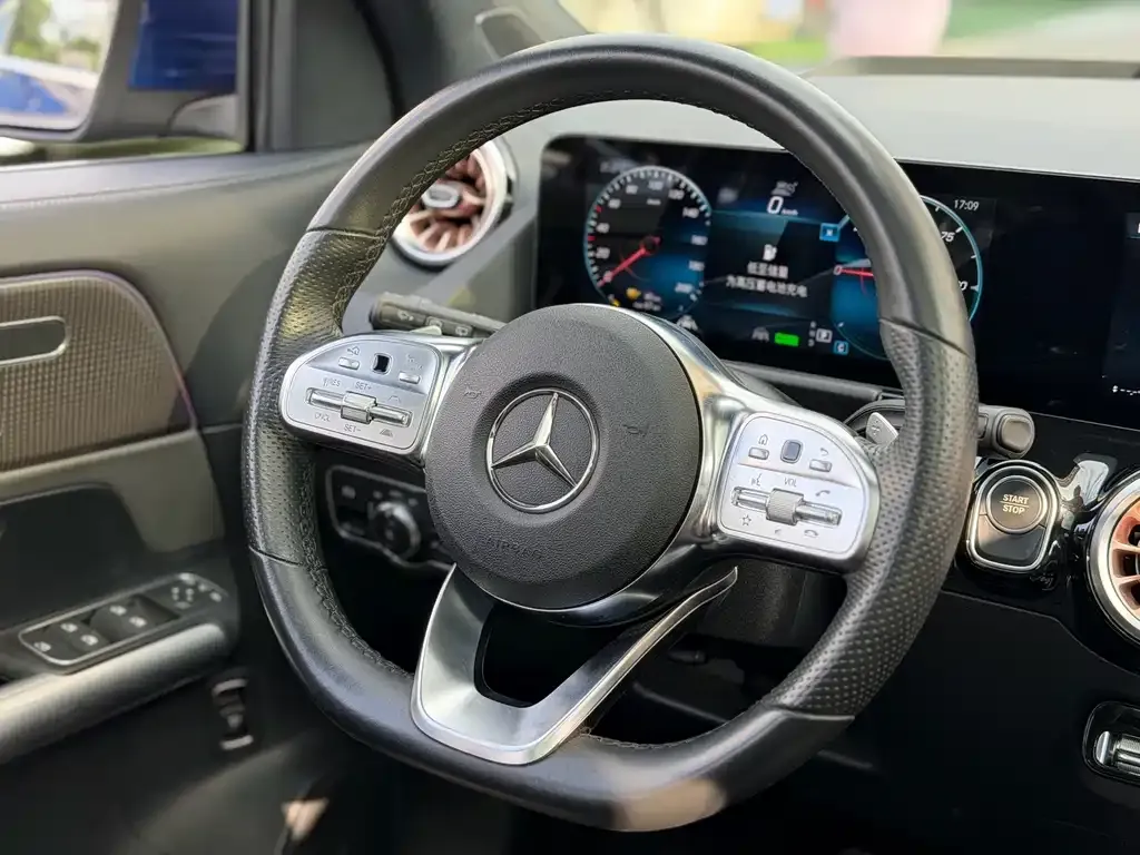 Mercedes-Benz EQA — фото 4