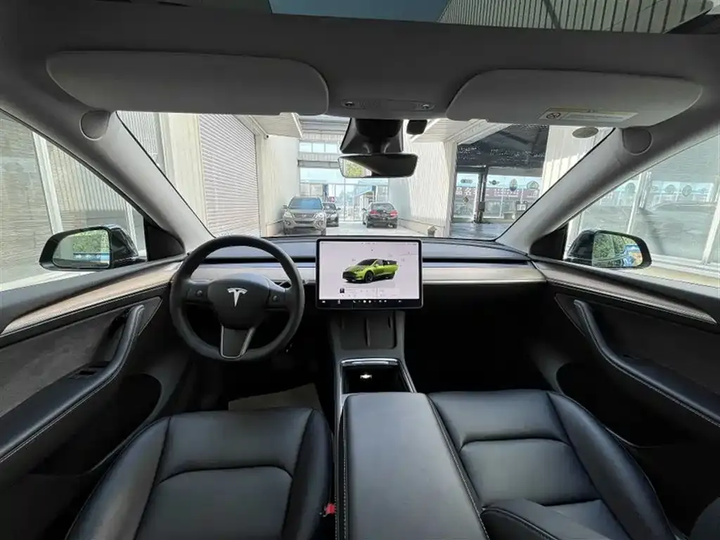 Tesla Model Y — фото 4