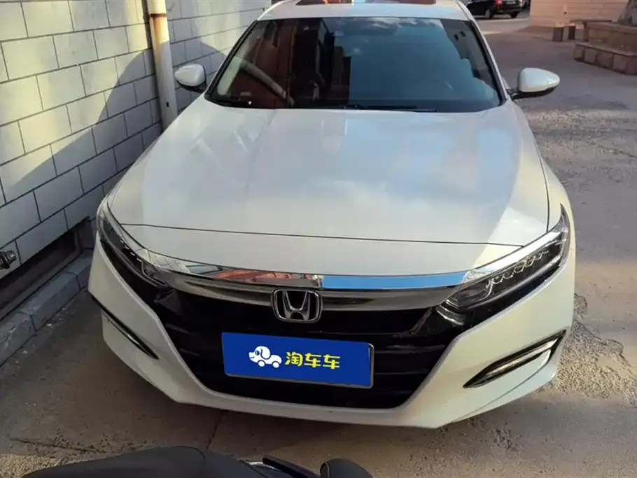 Honda Accord — фото 10