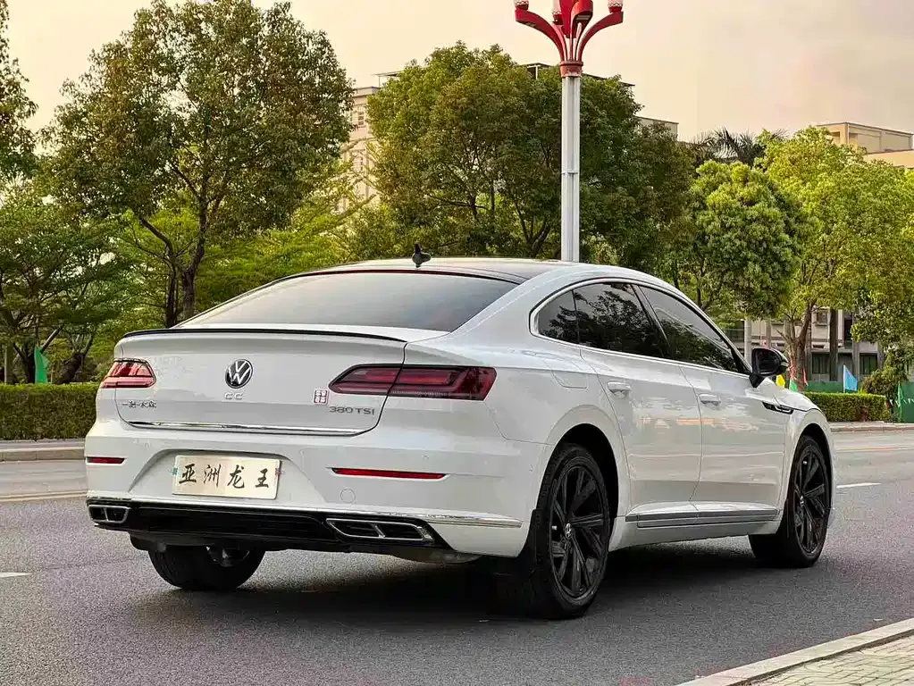 Volkswagen CC — фото 10
