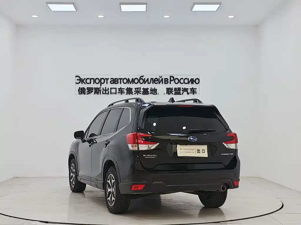 Subaru Forester — фото 2