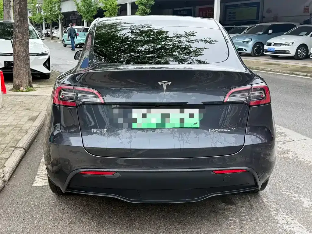 Tesla Model Y — фото 7