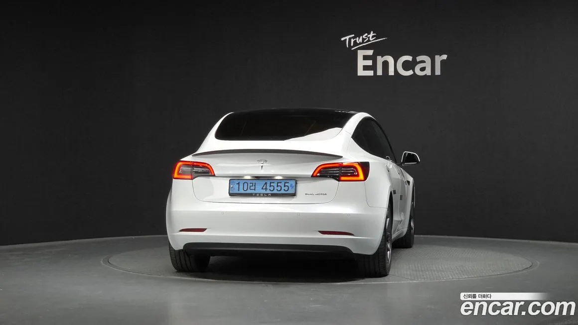 Tesla Model 3 — фото 4