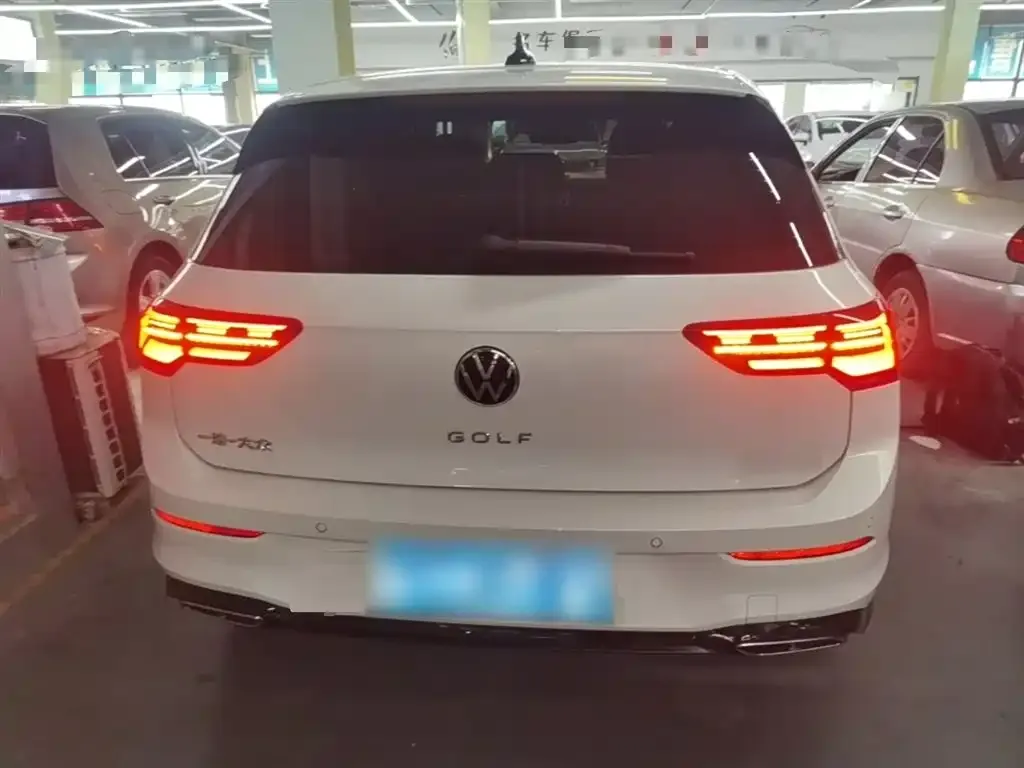 Volkswagen Golf 2024 из CN, фото 6