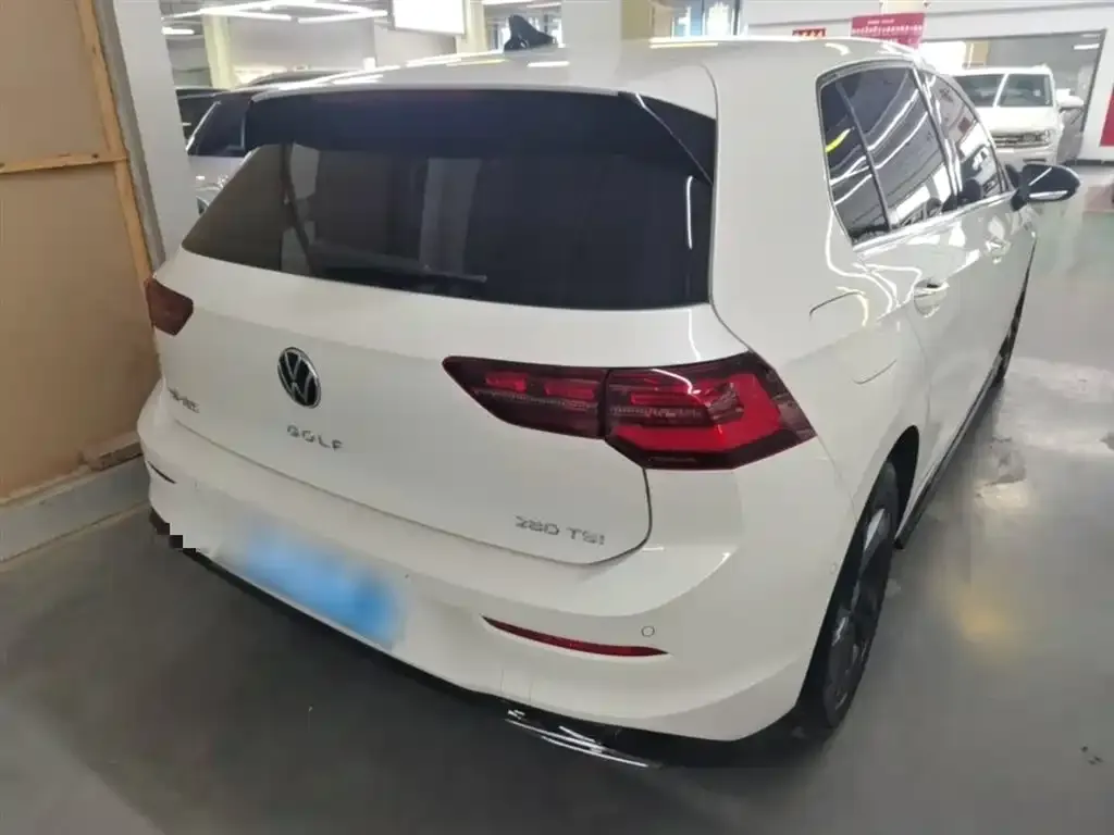 Volkswagen Golf 2024 из CN, фото 3