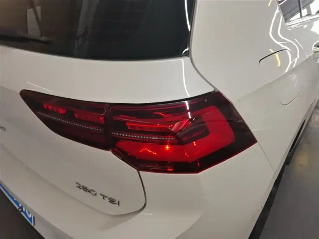 Volkswagen Golf 2024 из CN, фото 4