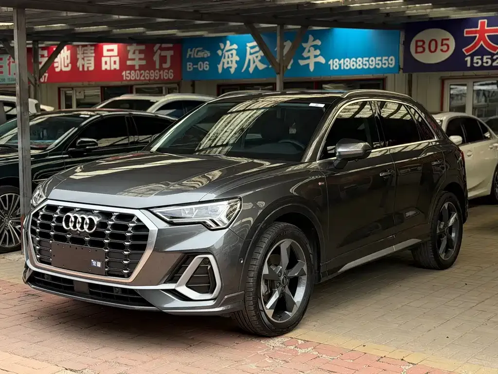 Audi Q3 — фото 1