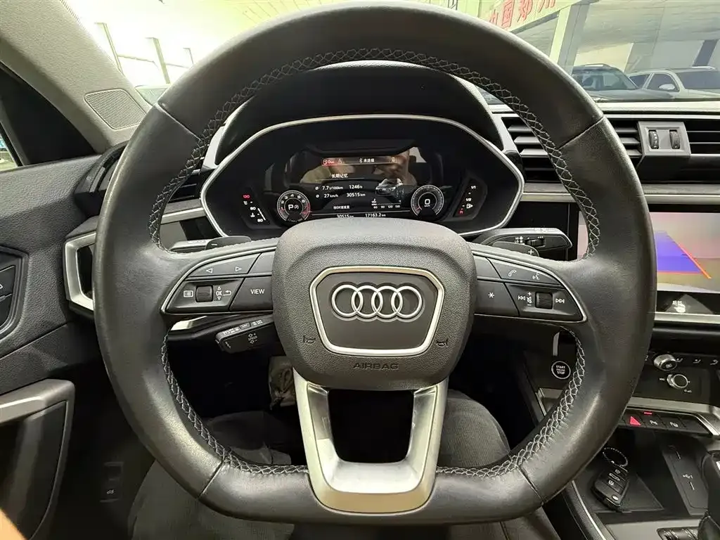 Audi Q3 — фото 10