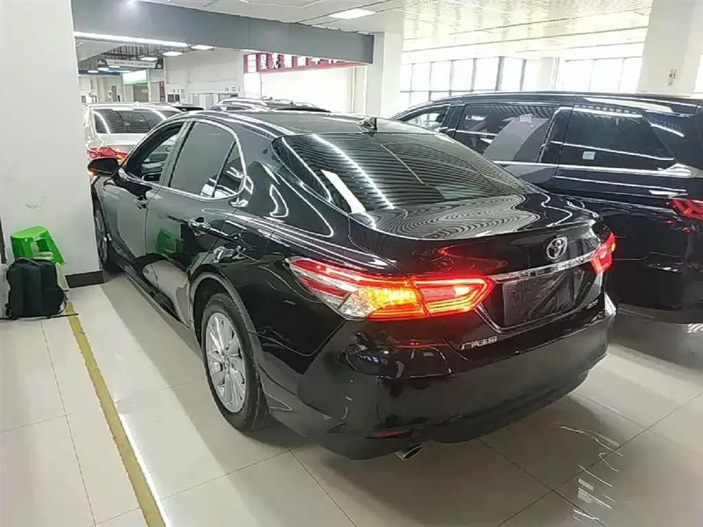 Toyota Camry 2023 из CN, фото 3