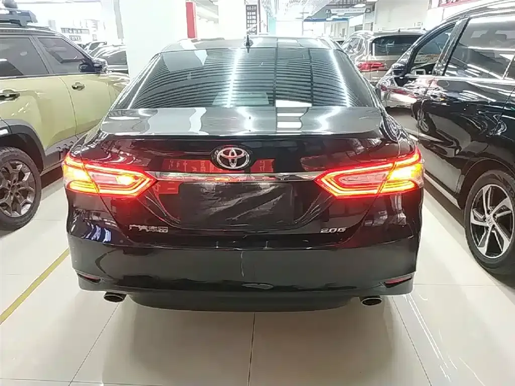 Toyota Camry 2023 из CN, фото 2
