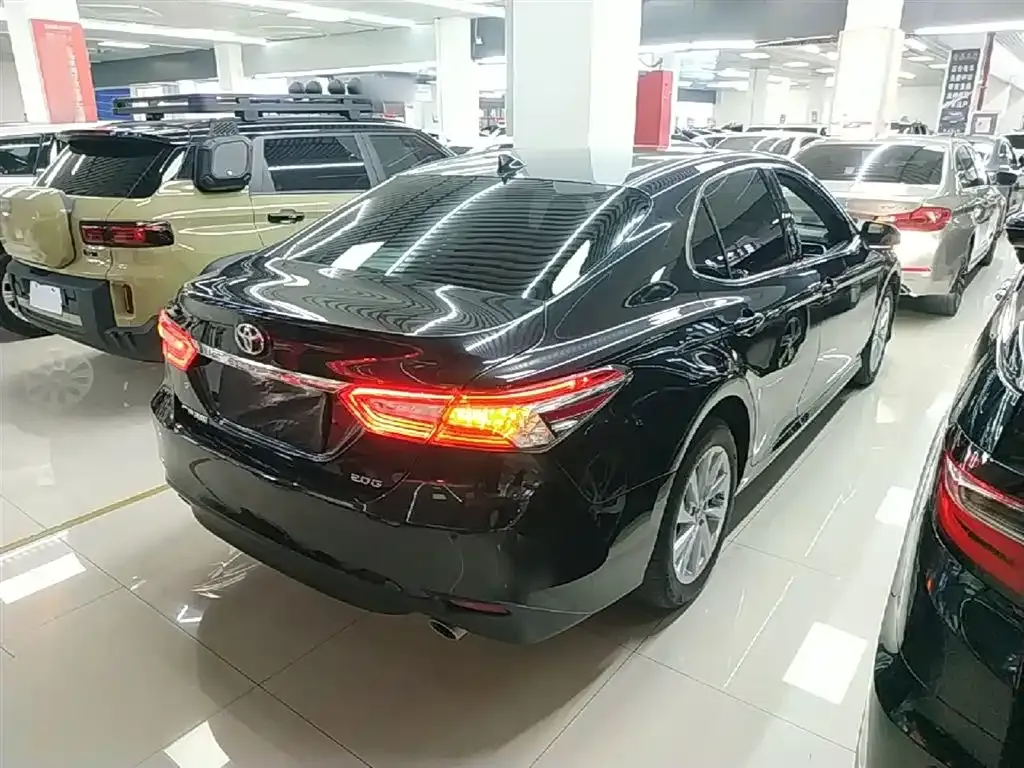 Toyota Camry 2023 из CN, фото 9