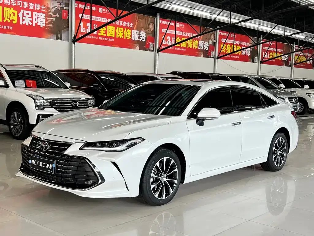 Toyota Avalon — фото 1