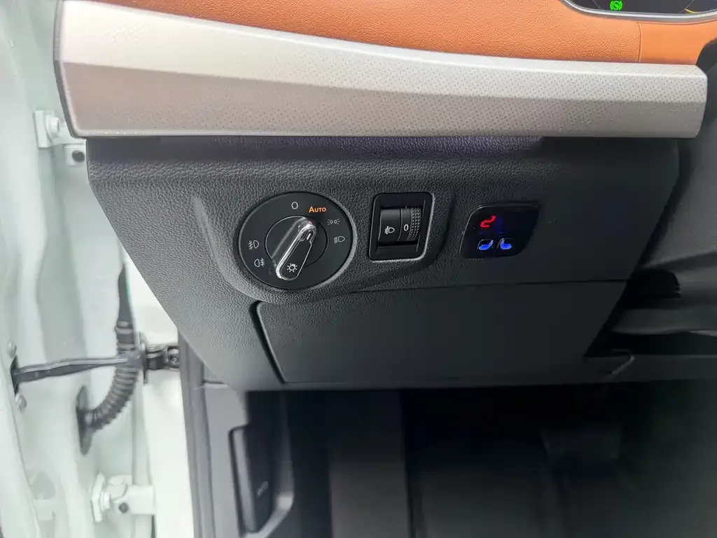 Volkswagen Bora 2023 из CN, фото 2