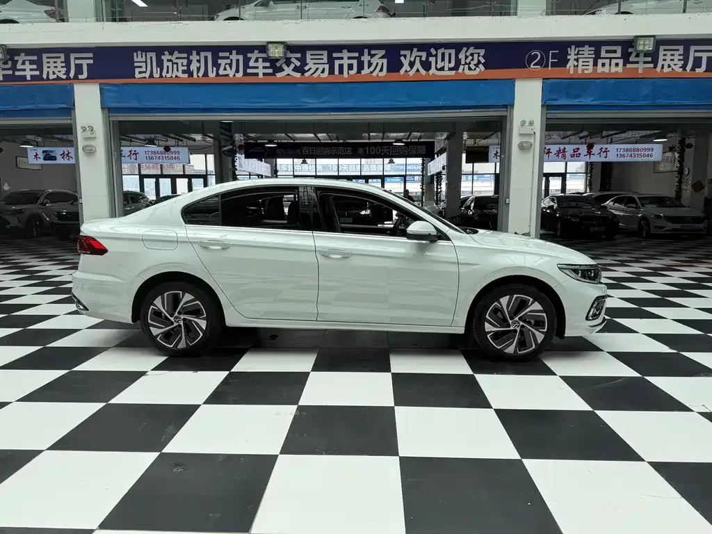 Volkswagen Bora 2023 из CN, фото 10
