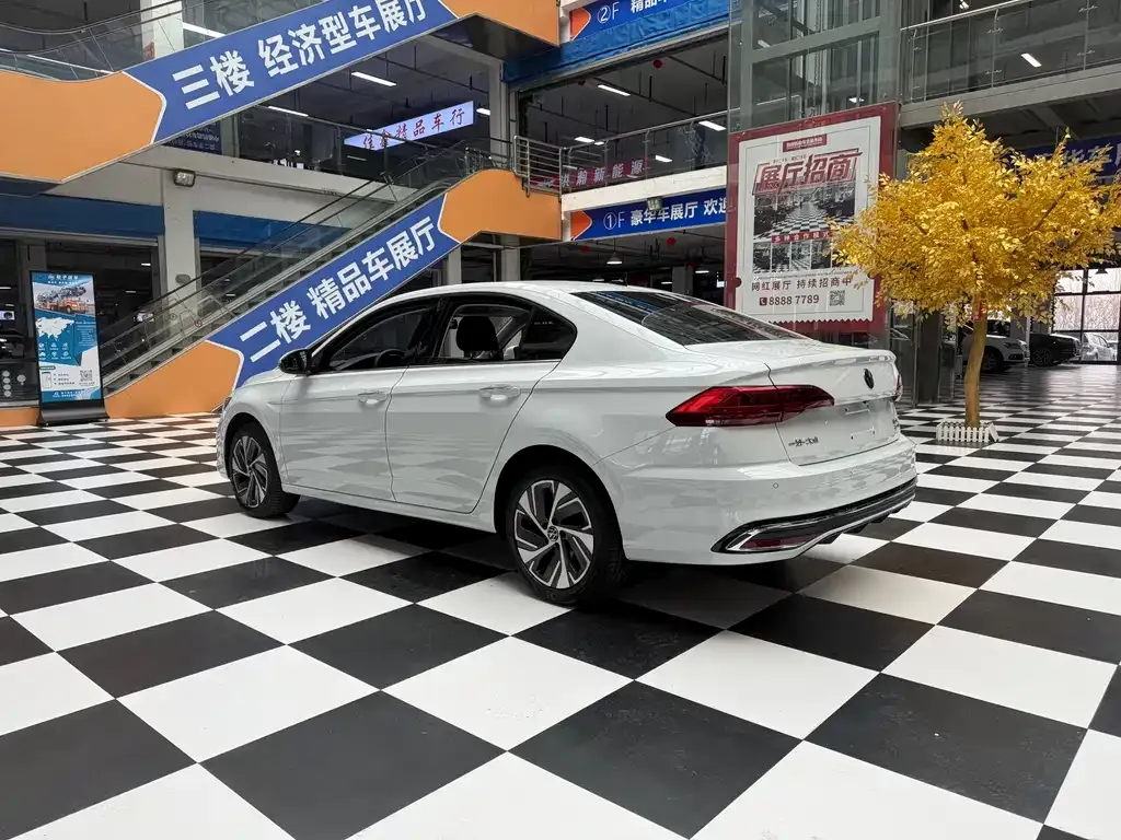 Volkswagen Bora 2023 из CN, фото 8