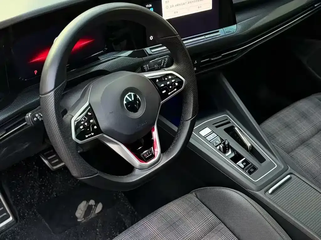 Volkswagen Golf GTI — фото 7