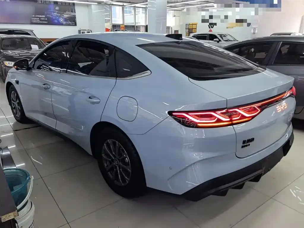 BYD Qin L — фото 10