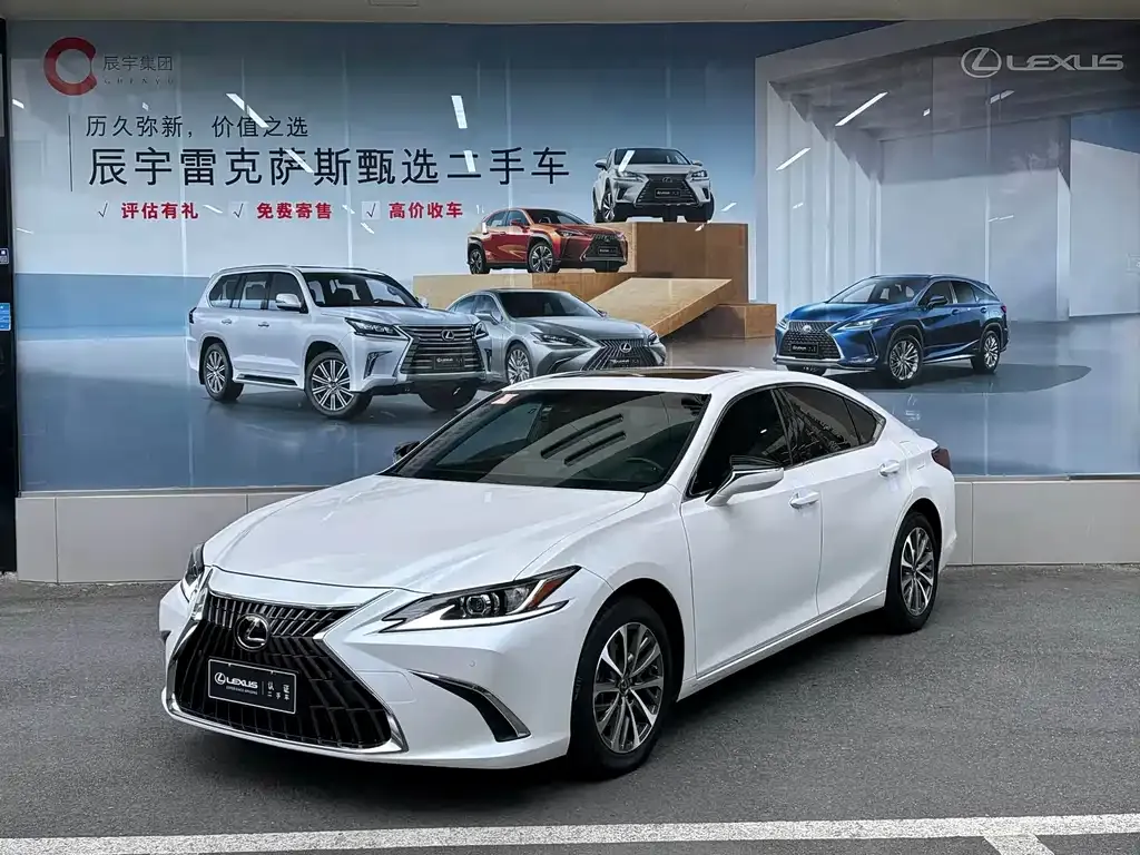 Lexus ES — фото 1