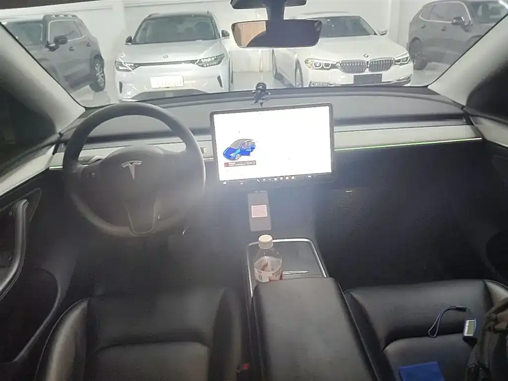 Tesla Model Y — фото 3