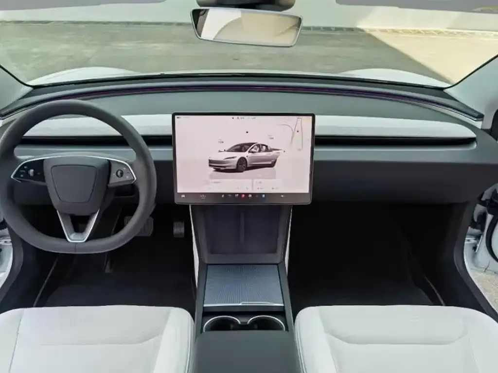 Tesla Model 3 — фото 4