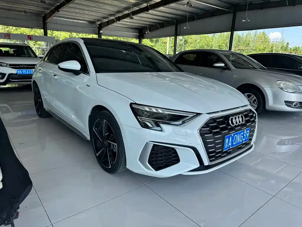 Audi A3 — фото 1